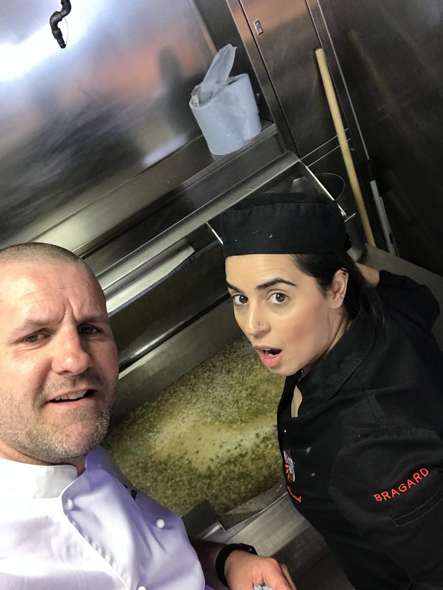 AlexCirillo1's tweet photo. Rice duty Dipna London Bridge pop up today!!!@RA_Food @dipnaanand https://t.co/uT328QpRSV