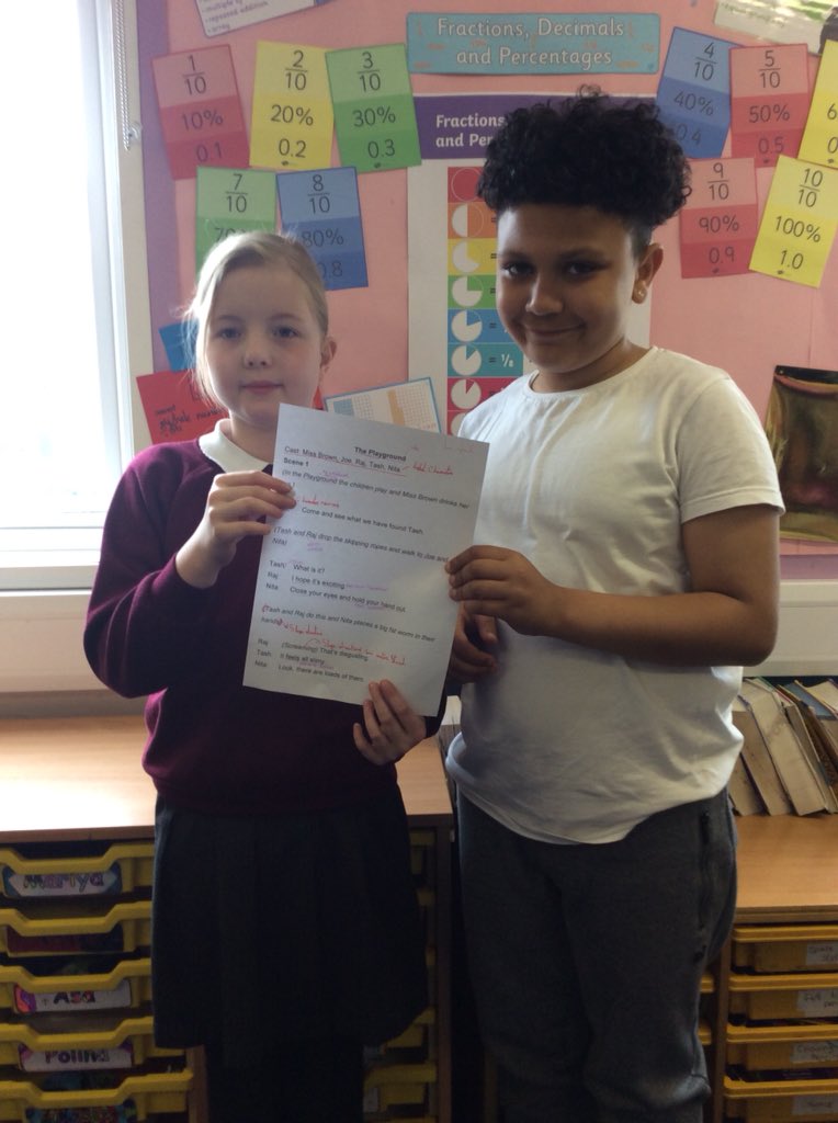 Achieve_Class5's tweet photo. We’re finding the features of a play script! https://t.co/XJAihv0mQr