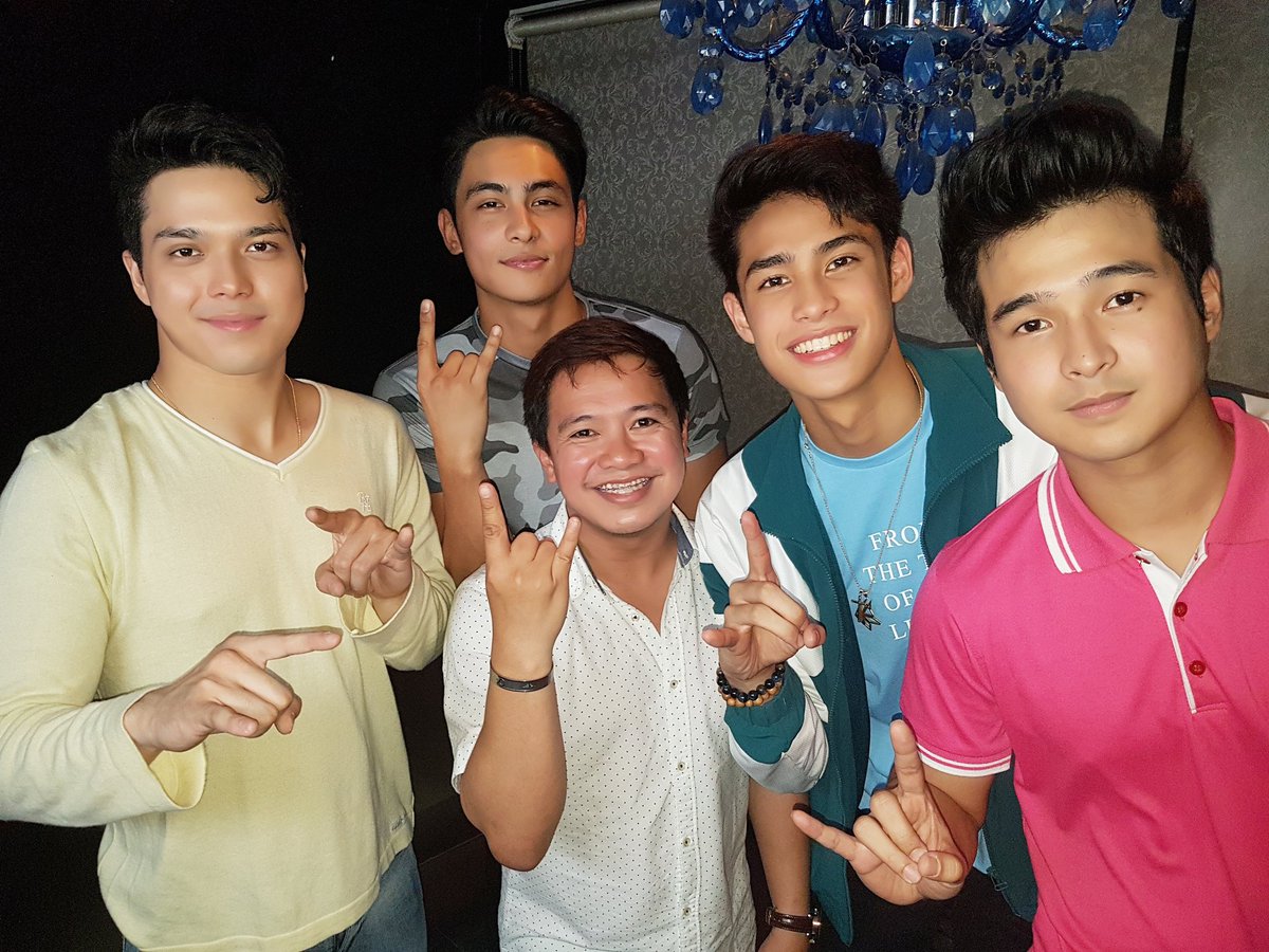 ChikkanessAve's tweet photo. Halaaaa very #Walwal naman ang peg ko dito hahaha super sayang chikkahan with the baby boys...as in...gusto ko na silang maging barkada hahaha #ElmoMagalona #DonnyPangilinan #KikoEstrada #JeromePonce abangan ang barkada movie na to on June 27 from @regalfilms50 https://t.co/vlkkzWLN1u