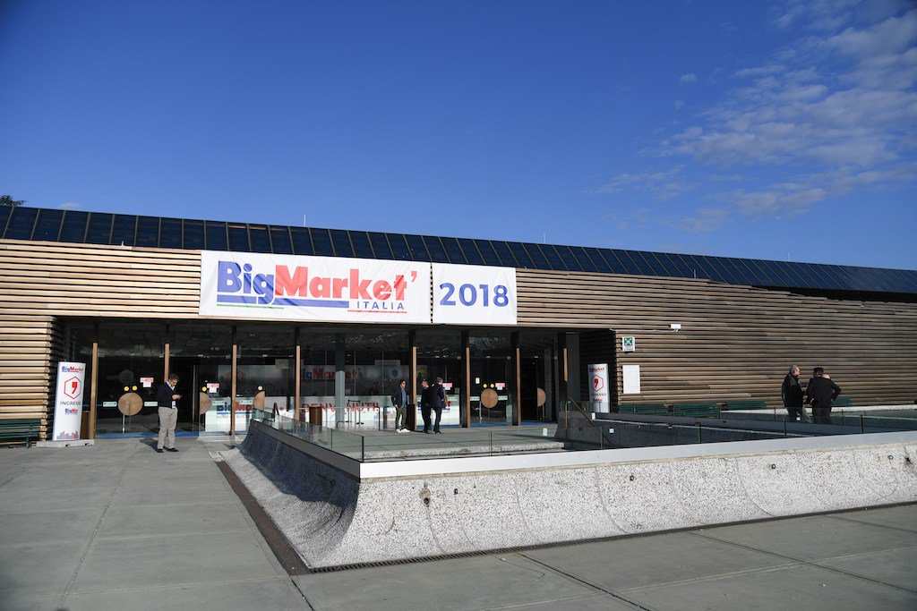 CommFabriK's tweet photo. BIGMARKET TUTTO IL VALORE DELLA PARTNERSHIP. Per il quarto anno consecutivo alla Fortezza da Basso di Firenze si è svolta l’esclusiva fiera riservata ai Punti Vendita BigMat e a 96 produttori selezionati. https://t.co/vHzTCKmrxv https://t.co/8z39Cixn6U