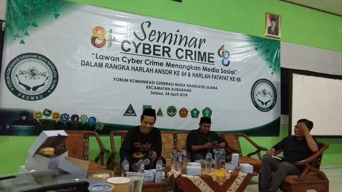 NUFatayat's tweet photo. Menangkal hoax di media sosial
Tim cyber GP ansor kab bms
#fkgmnuAjb
#seminar
#harlahFatayat https://t.co/Hax59wbkFx