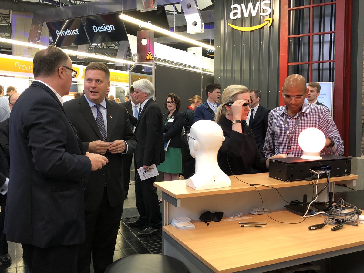 PaulBoris_'s tweet image. Excited to meet Erin Walsh, Assistant Secretary of Commerce for Global Markets .@CommerceGov about the #AugmentedWorker @hannover_messe #HM18 in the USA #DigitalFactoryPavillion - she was excited to demo @upskillio #Skylight on @Vuzix #M300 and was impressed with the @VuzixBlade