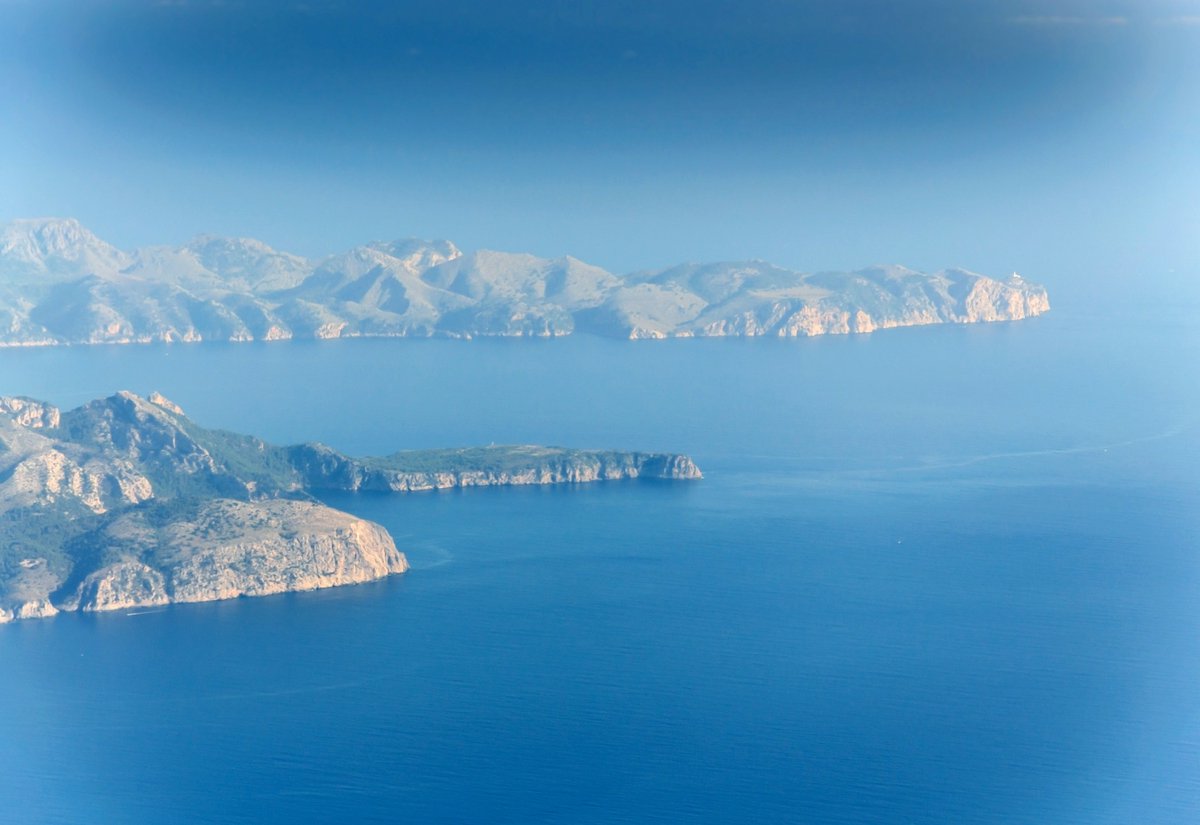 WhyMallorca's tweet photo. Planning a trip to this beautiful island soon? 
With 300 days of sunshine per year, what are you waiting for?

https://t.co/wieMH5O1ii https://t.co/rhllGd6ezk