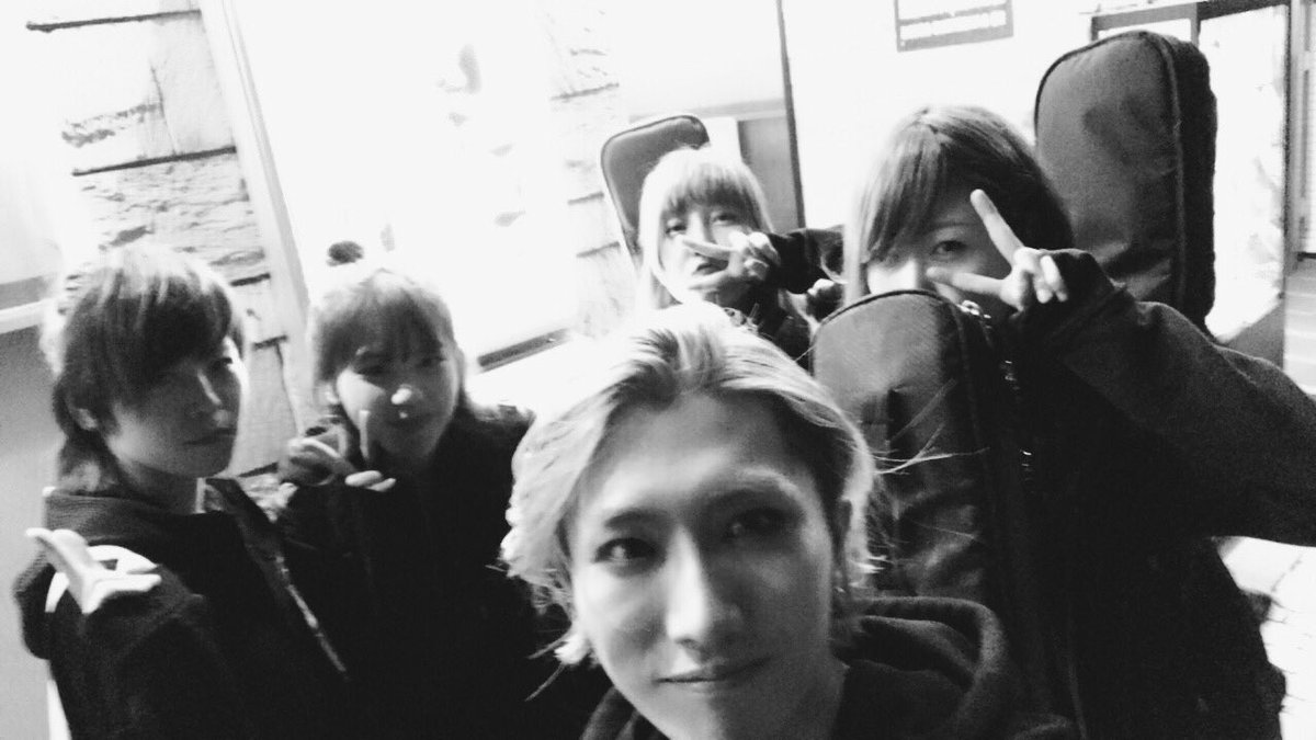 t_a_9_b's tweet photo. 4/23目黒ライブステーション

LICKのみんなと写真✌️

Ebory N' Ivory
写真撮り忘れた😭
ストーリーに動画載せました

本当にありがとう。
またね！！

みんながあたたかくて
嬉しかった

インスタのストーリー
チェックしてね👍
↓
https://t.co/IJ6LjvuNqF

次、5/13 四ツ谷アウトブレイク←主催 https://t.co/uRcpFY5CqD