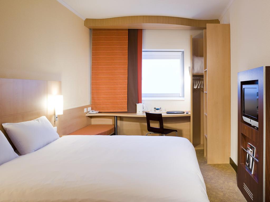 Glasgow's tweet photo. #IbisHotel #Glasgow #Citycentre Near #SauchiehallStreet https://t.co/ATynNRcOXl #Glasgow #STM2018 #Holiday #Hotel #Accommodation #Scotland #Glasgow #Citybreaks https://t.co/ZkilgDg3Qu