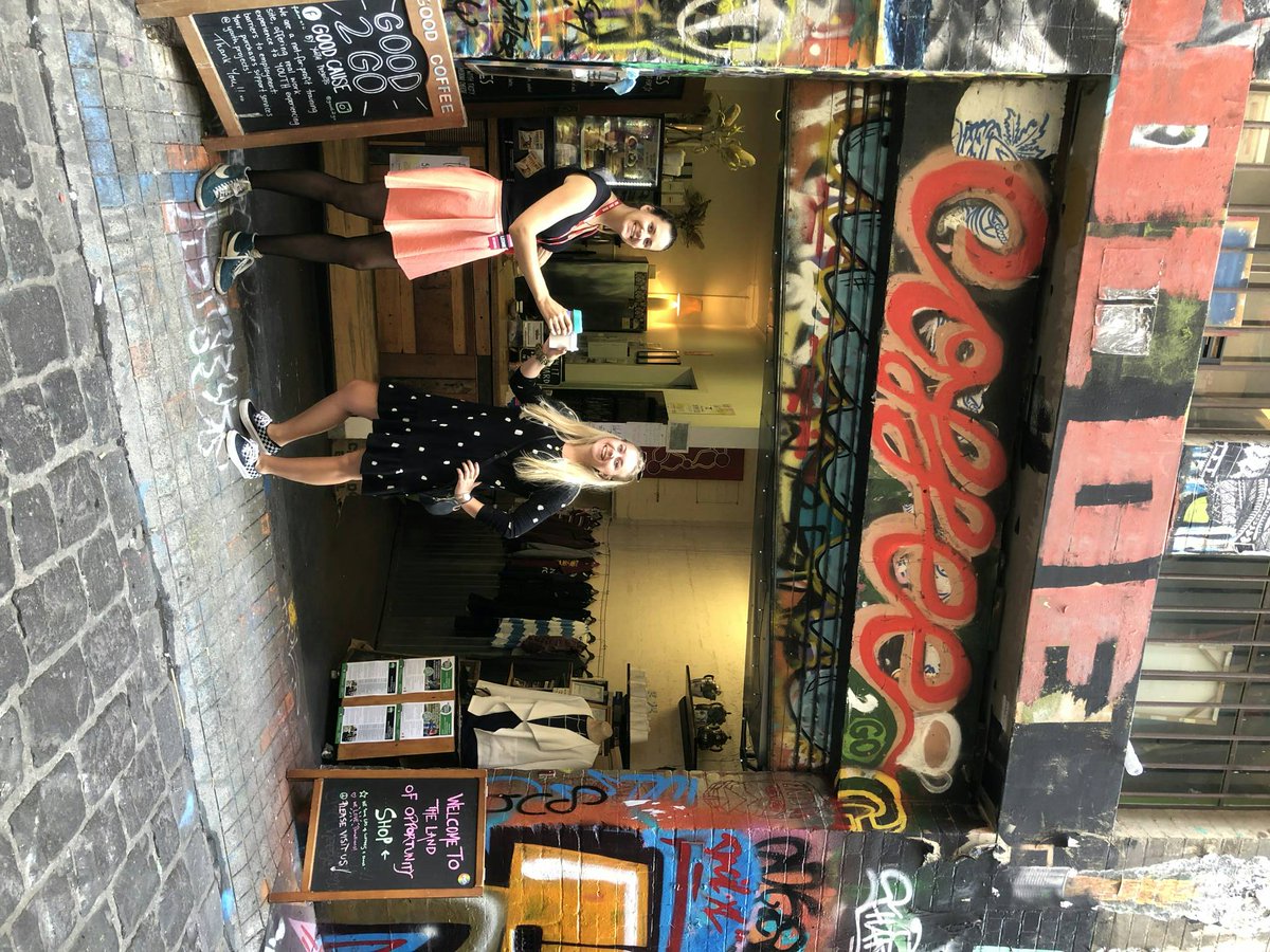 Walks101Premium's tweet photo. Melbourne loves coffee! And so do we :D https://t.co/dcqMMyhkNL