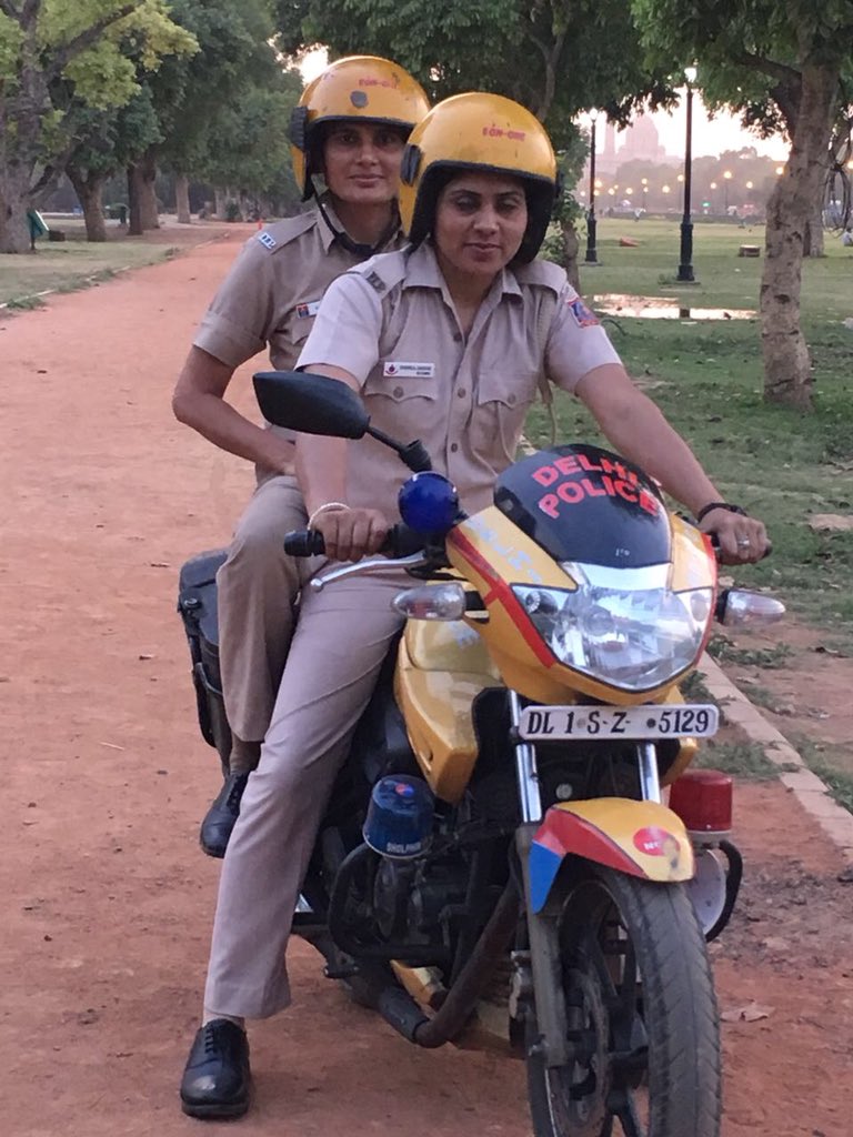 IPSMadhurVerma's tweet photo. Woman police patrols on motor bikes in New Delhi area. Their halting points are the bus stops on their patrolling routes. Also act as SoS for crimes against women. https://t.co/e45UCNTxf0