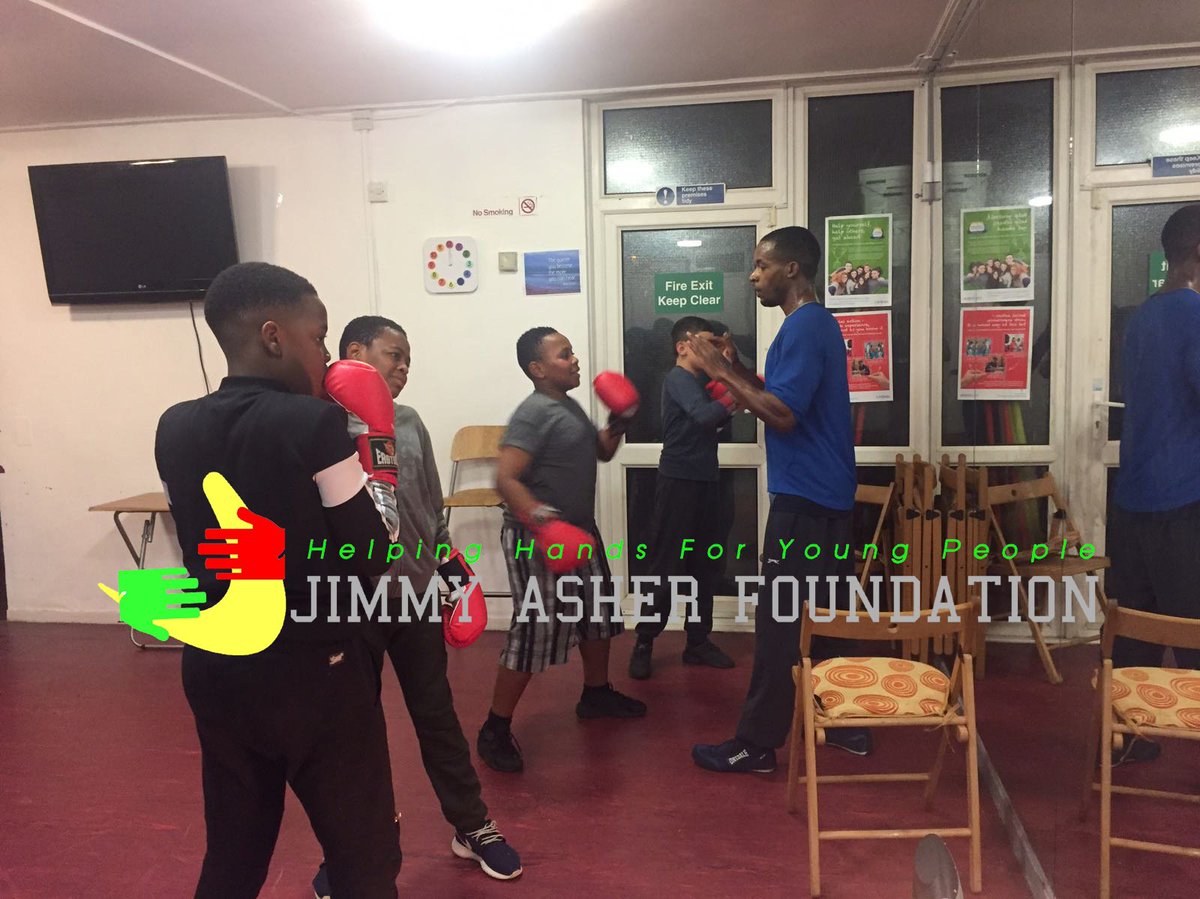 JAF_GLOBAL's tweet photo. Boxing Session underway with #CoachRobin #DeBeauvoirYouthCentre #TheCrib @hackneycouncil @hackneygazette @mayorofhackney @younghackney #Engage #Inspire #Empower https://t.co/BC26eOgTmm