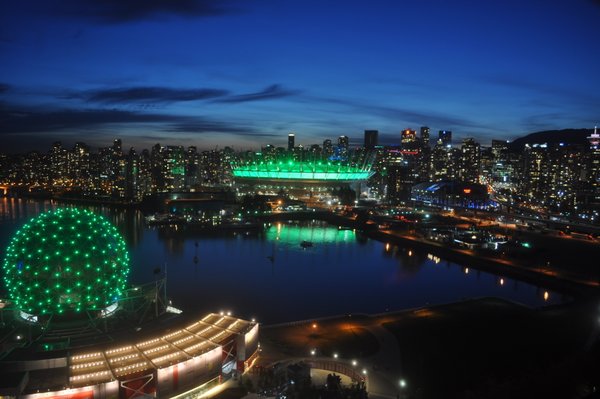 BC_Transplant's tweet photo. Tomorrow, buildings and landmarks around the province and in Vancouver will #LightUpGreen in support of organ donation. Get your cameras ready and tag @BC_Transplant in your posts! List of participants here: https://t.co/2nYld8yJ8U https://t.co/0bZd0Ofx3p
