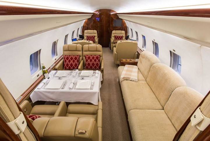 AvBuyer's tweet image. #BombardierGlobalExpress For Sale by @MachAviation  . Price reduced. USA. 2001. $9,800,000 for outright purchase of aircraft.  Engines on RRCC and On condition. Airframe on SmartParts Plus. APU on Honeywell MSP. #jetsforsale  ow.ly/qPJ930jzBKE