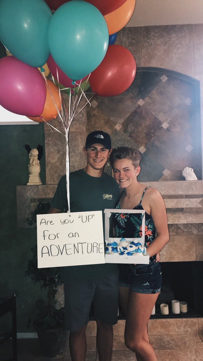 Rileyyholmes's tweet photo. So excited for prom!!💛🎈 @SaguaroProm https://t.co/9UMIVhOfXr