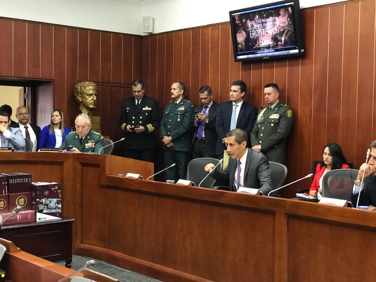 partidodelaucol's tweet photo. "Me llama la atención el tema de Ecuador porque el secuestro de tres ciudadanos movilizó a todo un país, acá, en Colombia, es muy diferente, estamos anestesiados" @jimmychamorro #FronterasSinControl @SenadoGovCo #LaUEnElCongreso https://t.co/YGcgR3uozG