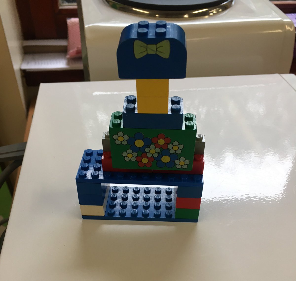MissRolph's tweet photo. Really fun afternoon in Lego club today - everyone made brilliant models! 🏰😁 @BluebellGSPri https://t.co/gWFLANuNff