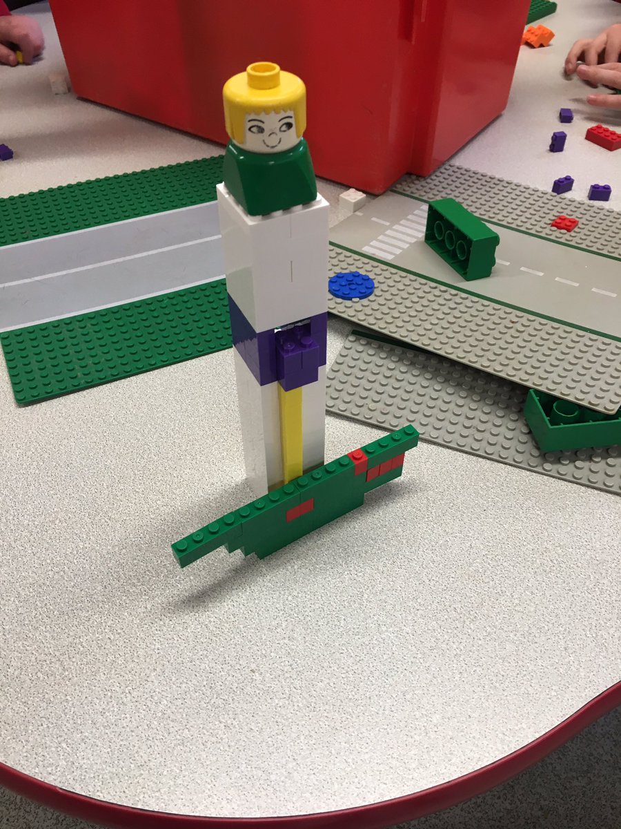 MissRolph's tweet photo. Really fun afternoon in Lego club today - everyone made brilliant models! 🏰😁 @BluebellGSPri https://t.co/gWFLANuNff