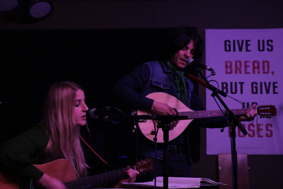 Crossmyloaf's tweet photo. Crossmyloof Bread Festival on Saturday night - Emily, Joe and Sarah (Modern Studies), Vinnie (Trembling Bells) + Marco Rea (the Wellgreen), Kathryn Joseph, + Biff, Caroline +Mark (A New International). Bread and Roses indeed! Thanks to Ally Scott for the photos. https://t.co/PjW9waAFP2