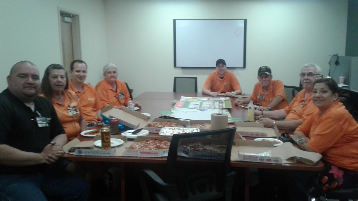6818MET's tweet photo. Celebrating 3 yrs of being safe a 6818..  We got each others back @METGotyourback @chance_lowry @Heather_THD @CelSaTx11 @JudithR74613120 @honeyspuddin https://t.co/ZYVqmXTfVr