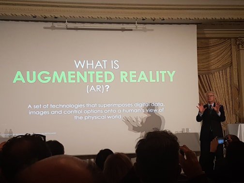 lopinion_fr's tweet photo. What is #AugmentedReality ? @MichaelEPorter (@HarvardHBS).
#PTCexecforum #OpiConf #Digital #AI #IoT https://t.co/zQOmKn8ws6