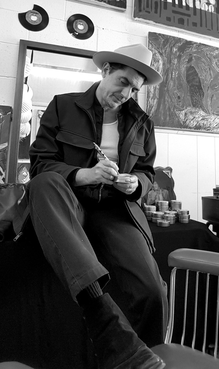 ErmRyan's tweet photo. Fades, Shaves and Pomades. #hightidelifestyle #gallery10 #barber #pomade https://t.co/99kty5B1wP