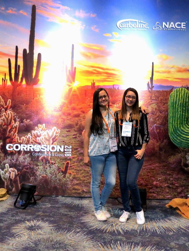 SergioIBlanco's tweet photo. #comunidadUIS nuestras estudiantes Carolina Solano y Daniela Quiroz participando en #corrosion2018 organizado por @NACEtweet . Daniela presentó sus resultados en el desarrollo de recubrimientos con materiales reciclados @UIS @FifquiUIS @metalurgiaverde https://t.co/qiOUU8NyH6