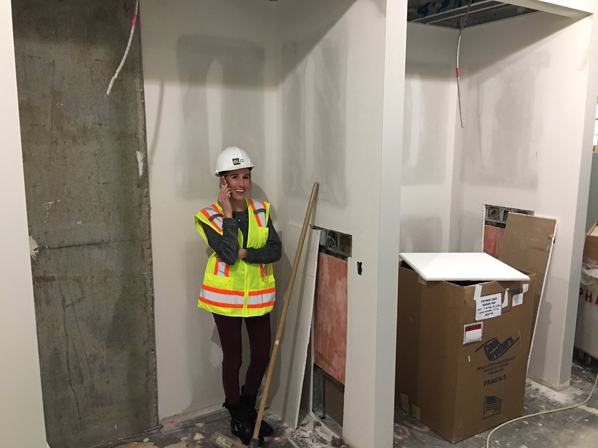 JackieP_EUA's tweet image. Future phone booths @StartingBlockM @amfam #spark building #smartrealestate @sjresnick @shaynahetzel @EUA #workplaceexperts