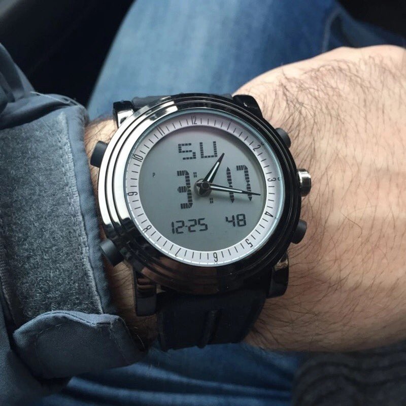 CollectionsAce's tweet photo. Sports Watch Men's Wrist Watches Digital Quartz Clock 2 Movement Waterproof Watch Top Luxury Brand Chronograph.
Price: 15,000
Available in black
Free delivery in Lagos. 
#C♠️
#collectionsace https://t.co/LTtSPujlDL