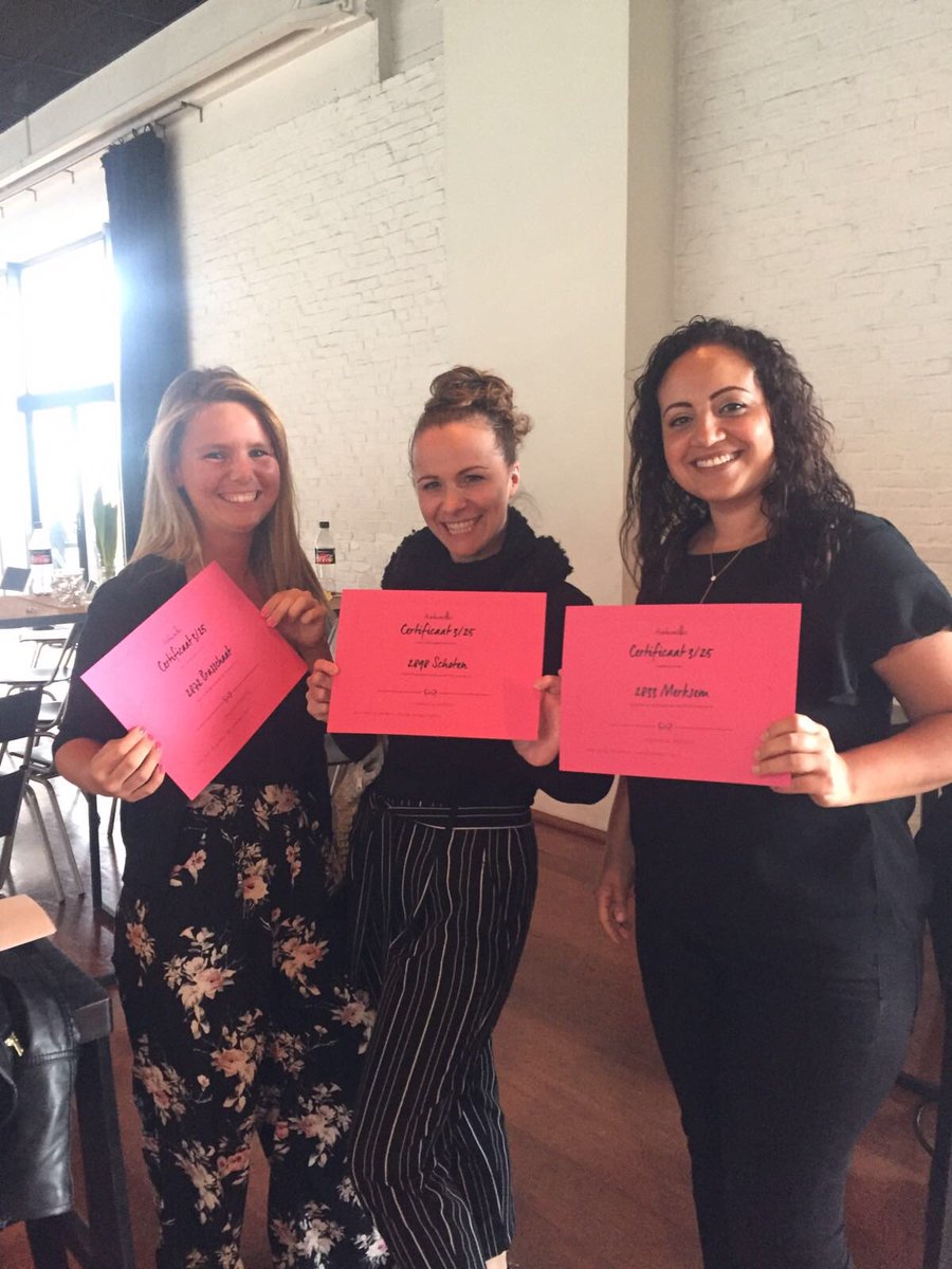 GraceMees's tweet photo. So Proud #Certification #3/25 #topteam #storemanagersmeeting #meetingr4&amp;7 @Hunkemoller @HunkemollerBENL @HeidiBeek @CarolineCaropms https://t.co/QtKWOy88QI