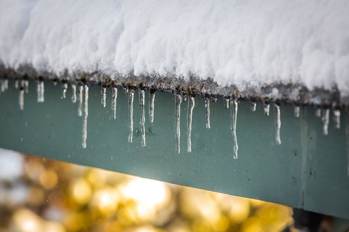 MHSGutter's tweet image. Where you surprised to wake up to snow this morning?! How much snow did you get?
#coloradospringtime #sringsnow #coloradoweather #mhsgutters #gutters #homeimprovement