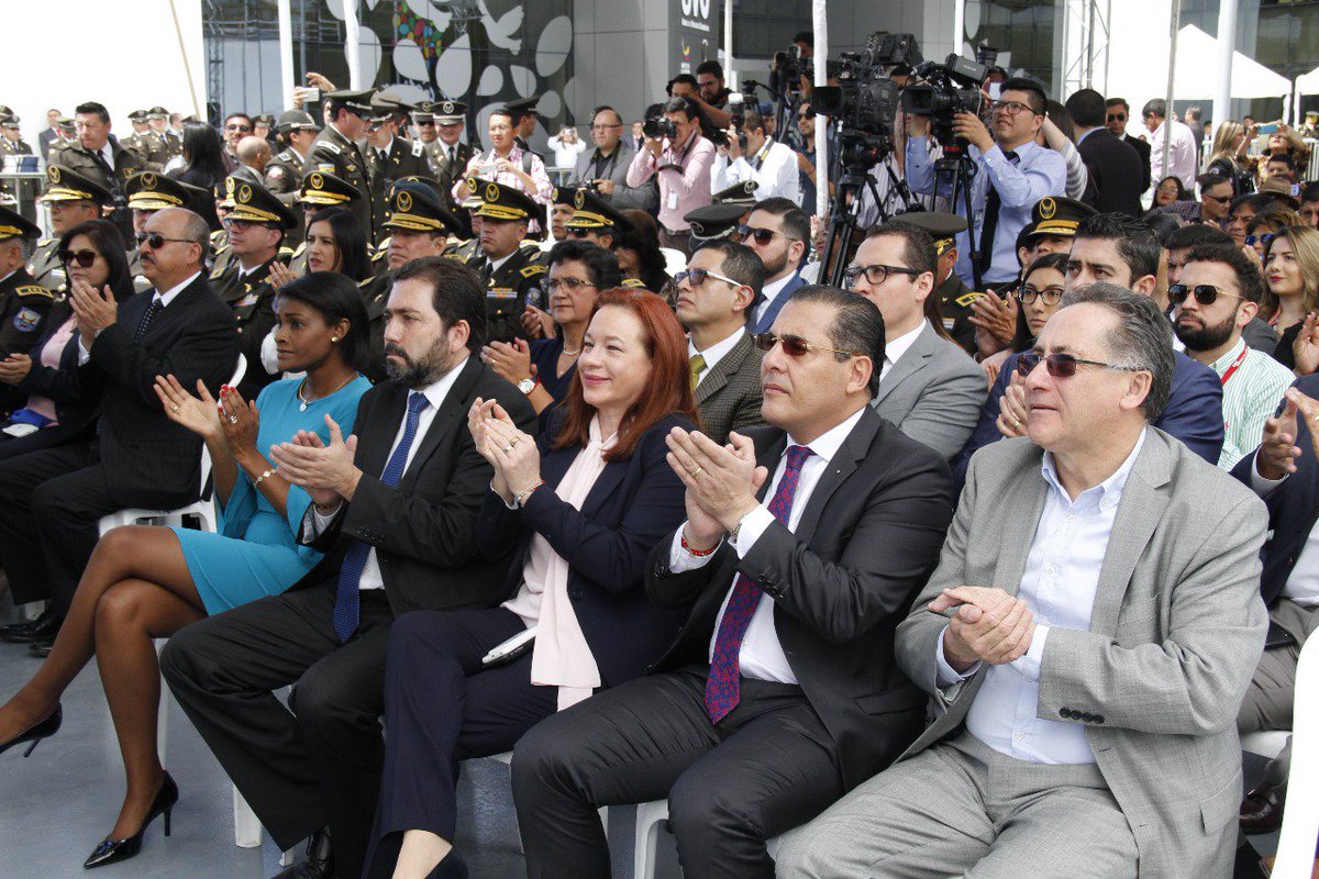 ComunicacionEc's tweet photo. “Vamos a enfrentar a la delincuencia y a brindar seguridad a los 17 millones de ecuatorianos, en cada rincón de la Patria”, @Lenin Moreno #UVCEugenioEspejo https://t.co/5xkMHcw0Ux