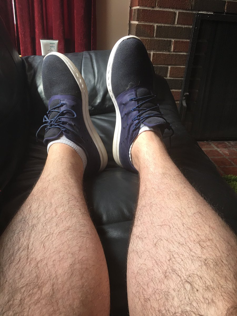 MasterSize13's tweet photo. Time to fuckin tribute Fags!!! #footworship #tribute #bowdown #alpha #canadianmaster #jock #muscularlets #biglegs #baresoles #openyourwallets #findom #bigfeet #hugefeet #mensfeet @RT_Slave @RTPork @RTfindoms @RTtruealpha @RTFindomPromo https://t.co/7lOIObZbCb