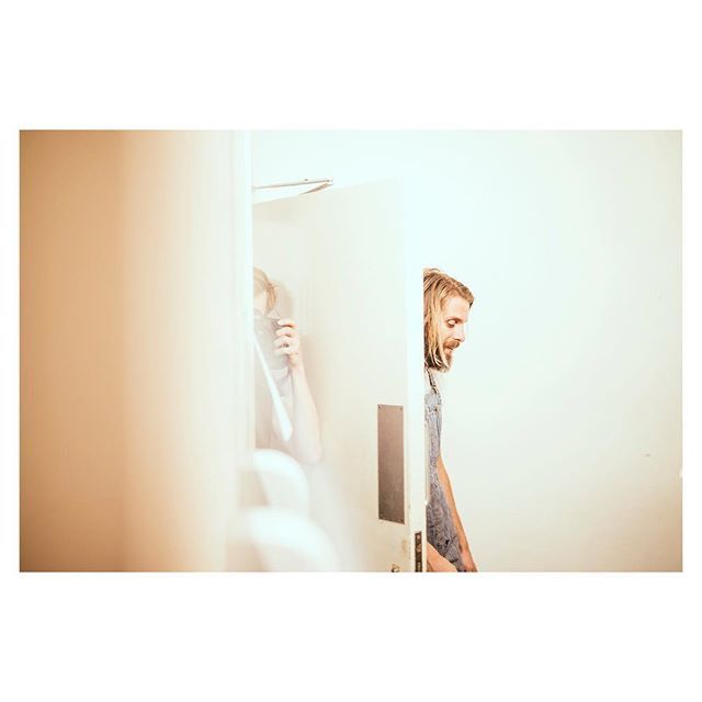 MatthiasHeschl's tweet photo. #repost // Leaving the ๐ฌ๐ง, only two more left... Dublin and Moscow !!! .
.
#Awolnation #herecometheruntstour #touringeurope #backstagesnap .
See the man behind the camera ๐ท @matthiasheschl_com https://t.co/e8Ki9Y7h3F https://t.co/ozwFKzqflM
