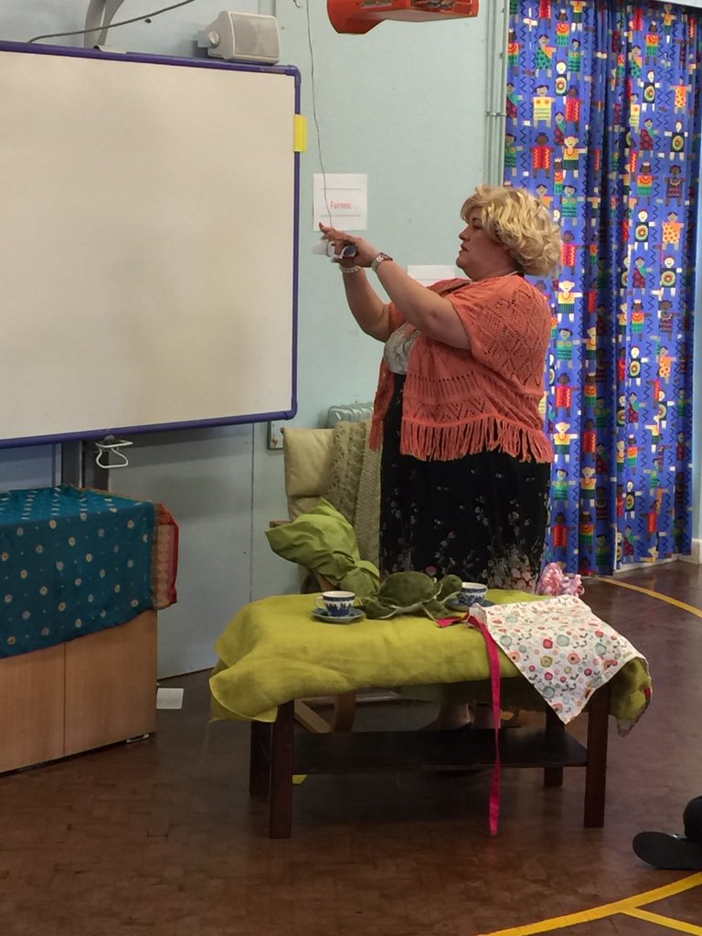 HJAMrHughes's tweet photo. Today, Year 2 met the lovely Mrs silver. She received a very strange note from Mr Hoppy that he says will make Alfie grow! I Wonder what he is up to... #EsioTrot #NovelStudies #immersive #MrsSilver #Year2 https://t.co/LIDkFT3C3s
