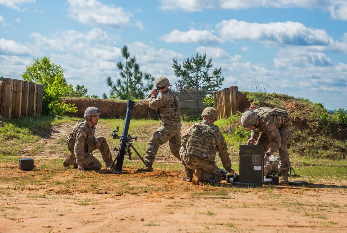 'Soldiers in the 82nd don't believe in quitting,' said Cpl. Jacob Nolan, whose four-man team from the @82ndABNDiv took first place in the #USArmy's inaugural Best Mortar Competition, April 16 - 18. go.usa.gov/xQWyb

#USArmy #82ndAirborne #BestMortar army.mil/article/203979…