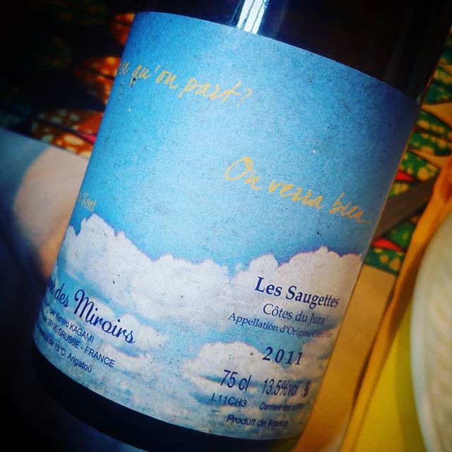 riesling24's tweet photo. Sur un nuage ... #kenjiro #jura #poulsard #japon #savagnin #Vineyard #winecellar #winetasting #tasting #chardonnay #vines #nature #lessaugettes #wood #organic #domainedesmiroirs #vignoble #Wine #winelover #naturalwine #organicwine #vin #vinnaturel #gruss… https://t.co/K3bc8kRkW5 https://t.co/oYwZtBfQy2