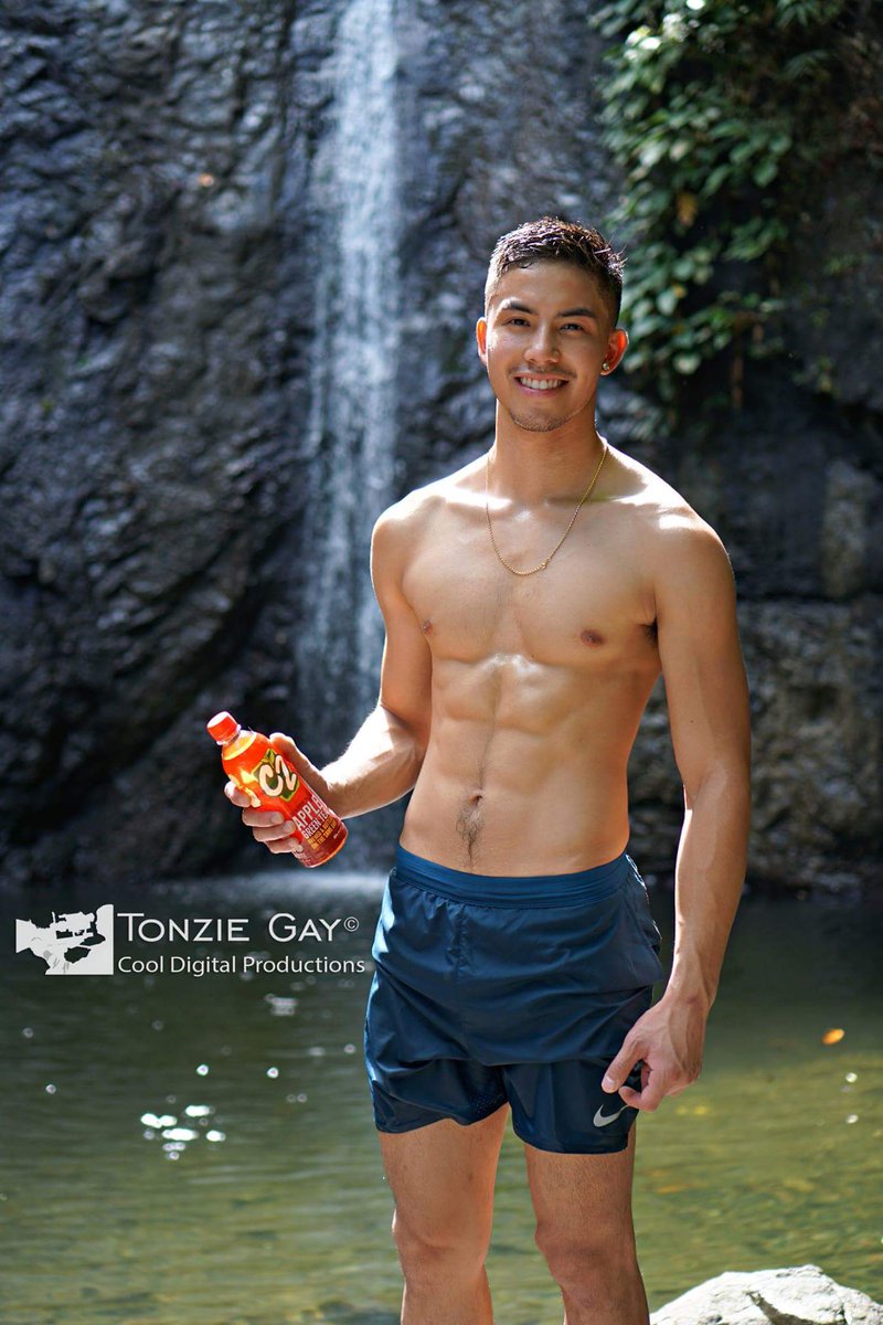 alonso_grey's tweet photo. Ang sarap ng C2. 
#tonylabrusca https://t.co/4hCKxsXfUd