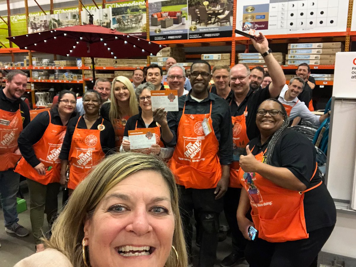 Great start for Garden Spring Tour at 1402 - ready for Spring!  <a href="/HectorAPadilla/">Hector Padilla</a> @HDepotBill <a href="/THDBobby/">bobby baylis</a> <a href="/Mike_Mahler/">Mike Mahler</a> <a href="/PeteCapel/">Pete Capel</a>