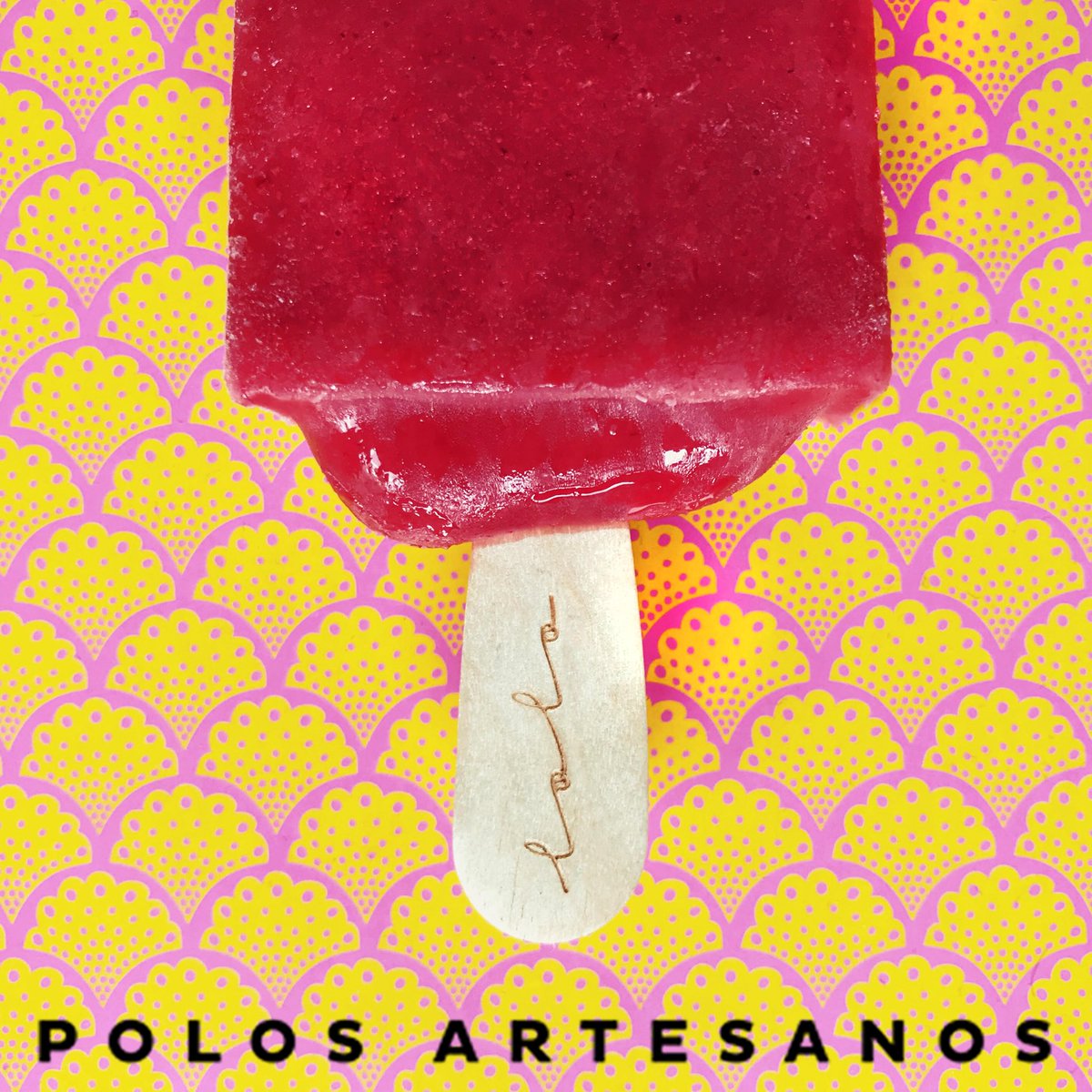 No me digas que este LOLO no te está diciendo "có-me-me!... Porque yo tengo unas ganas de cogerlo y darle un "bocao", que no veas...