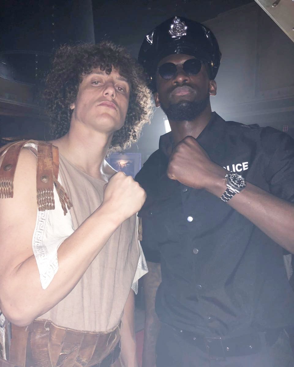 DbjBOvkXkAAndWc.jpg:large