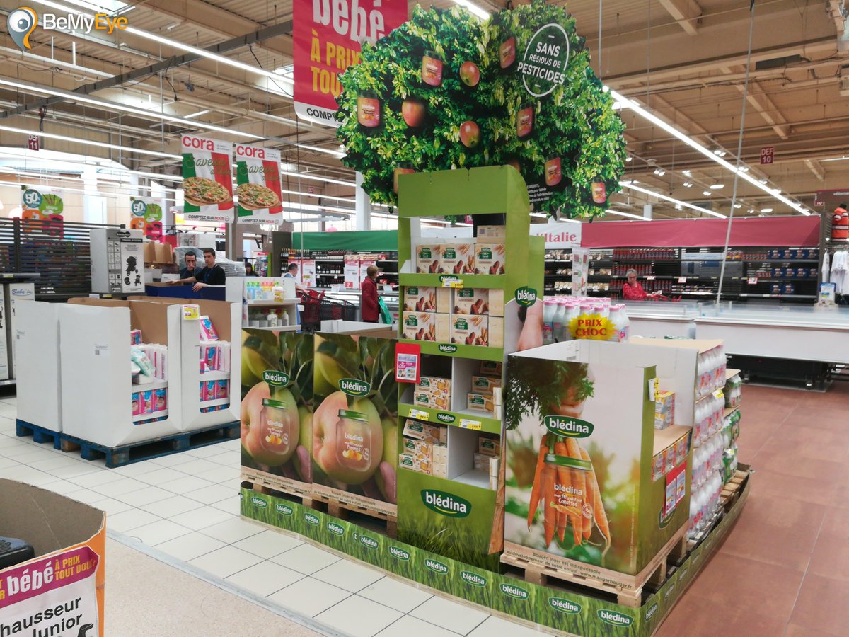 InStore_Europe's tweet photo. Two great activations from two famous brands hoping to attract parents of babies! The first is from @ProcterGamble and their brand Pampers, #FoundInStore in an Italian Ipercoop. The second is from @Danone for Bledina in a French Cora. #Babies category #Retail Activation https://t.co/uJD6mBce7p