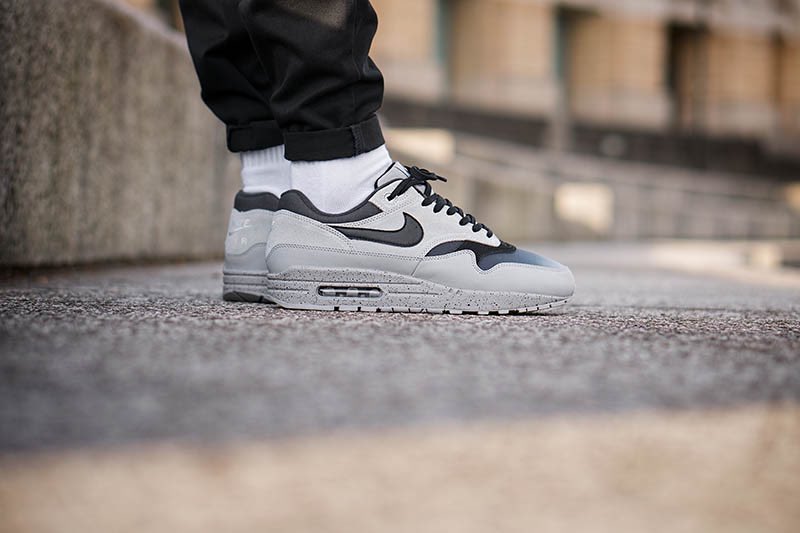 air max 1 gradient toe obsidian