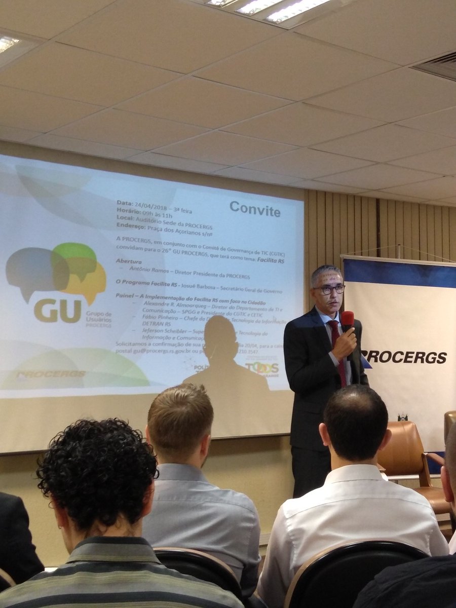 TIC_RS's tweet photo. O Secretário Geral de Governo, Josué Barbosa, falando sobre o programa #FacilitaRS no 26° GU da @PROCERGS.
#GovernoDigital #PolíticaTIC #TICRS https://t.co/oTyNVMjz3U