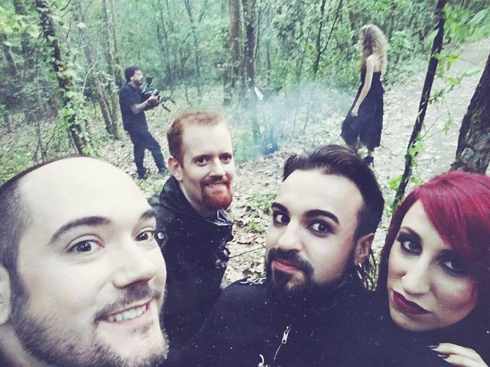 aisconolIy's tweet photo. 🤟LIGHT AMONG SHADOWS LANZAN NUEVO VIDEOCLIP 🤟
@Guerrerametal @LAS_band @ChrisRedLAS @AdrienFowl @mariagui88 @polyunica1 @IZZYLEGA @elbolingarock @DiegoDickinson #LightAmongShadows #DontLookBack #UnderTheWave
https://t.co/E5mgGgCvxv https://t.co/LSddgxJVIF