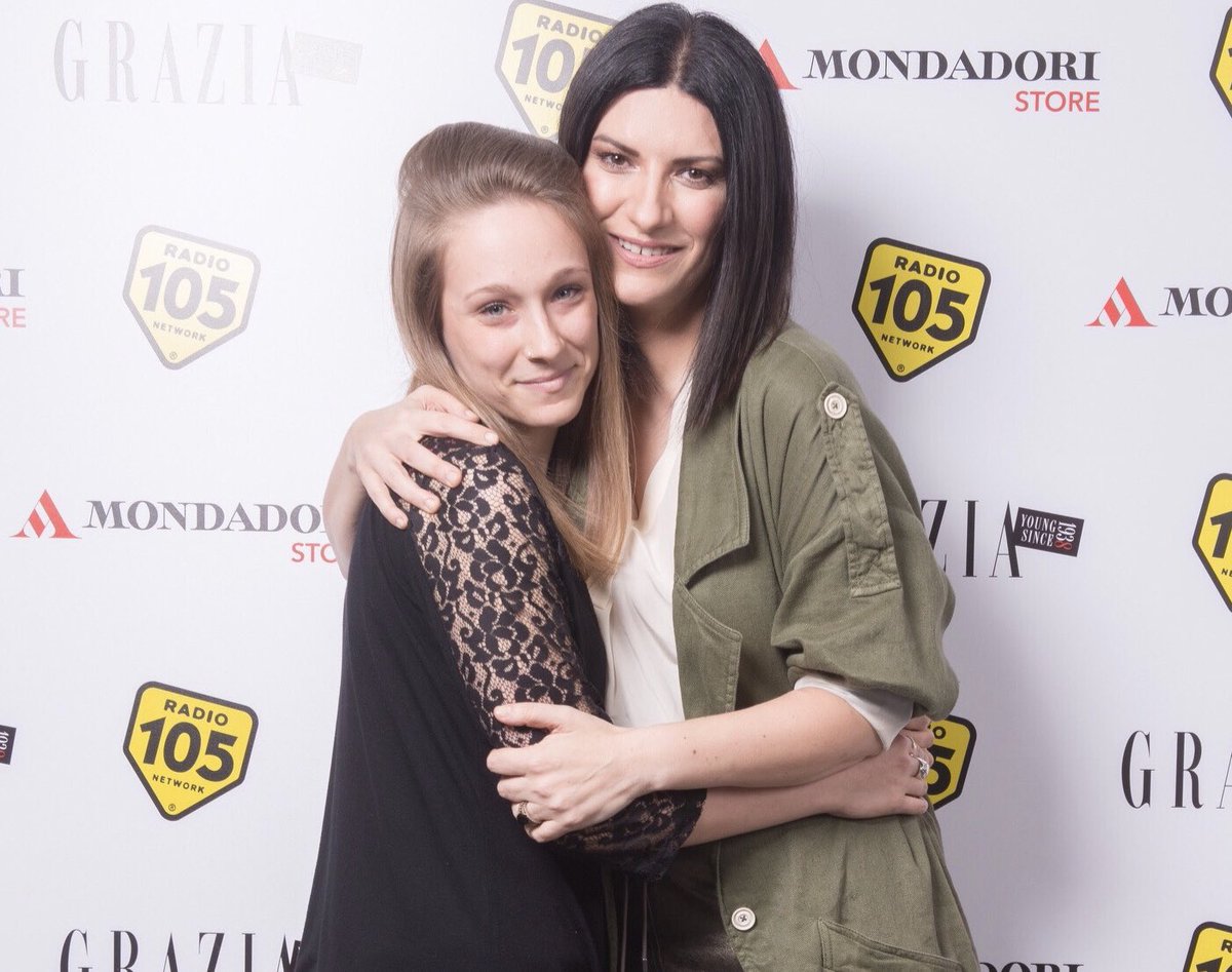 Da una parte c’è tutto ciò che il tempo cambia, dall’altra ci sei tu. 🔐❤️ <a href="/LauraPausini/">Laura Pausini</a> Avril