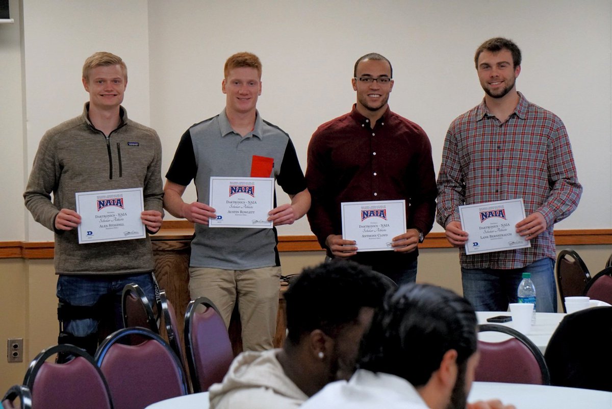 Huskerdogg's tweet photo. @Hastingsbroncos Congrats to @anthony_cloyd1 @lanebernstrauch Nathan Howe, Alex Stogdill & Blaine Morrow (not pictured) Daktronics NAIA Scholar Athletes! 💯📚🏈 #CodeRed #Broncos #HCadvantage #ScholarAthletes #HastingsFootball https://t.co/KvnmI9Gn1p