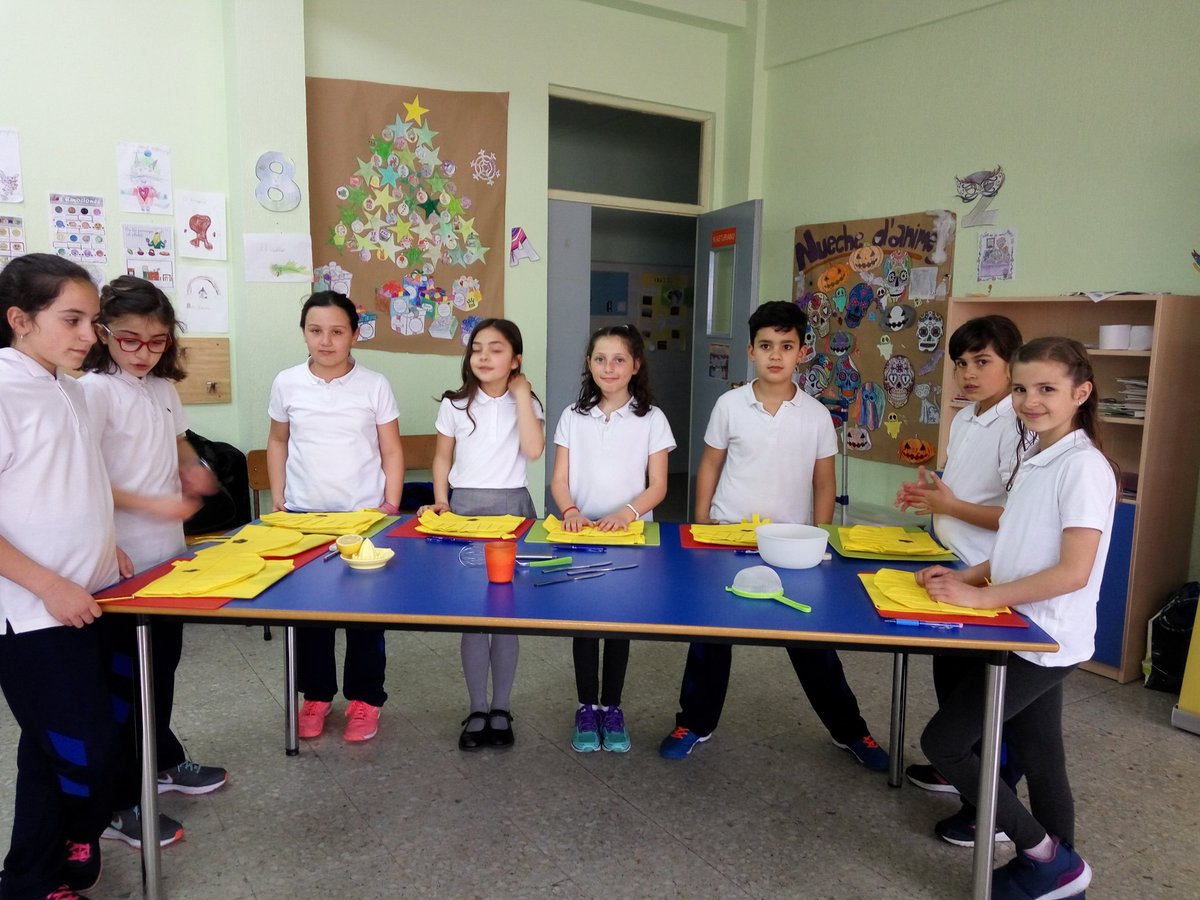 coleprincipado's tweet photo. Cuarto de Primaria, nos preparamos para el Proyecto " Escuela de Chefs". https://t.co/LjHswrca43