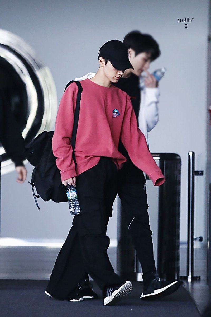 tenphilia_'s tweet photo. WHAT A RUNWAY
#เตนล์ #ten #텐 #NCT https://t.co/0VMDZnv6am