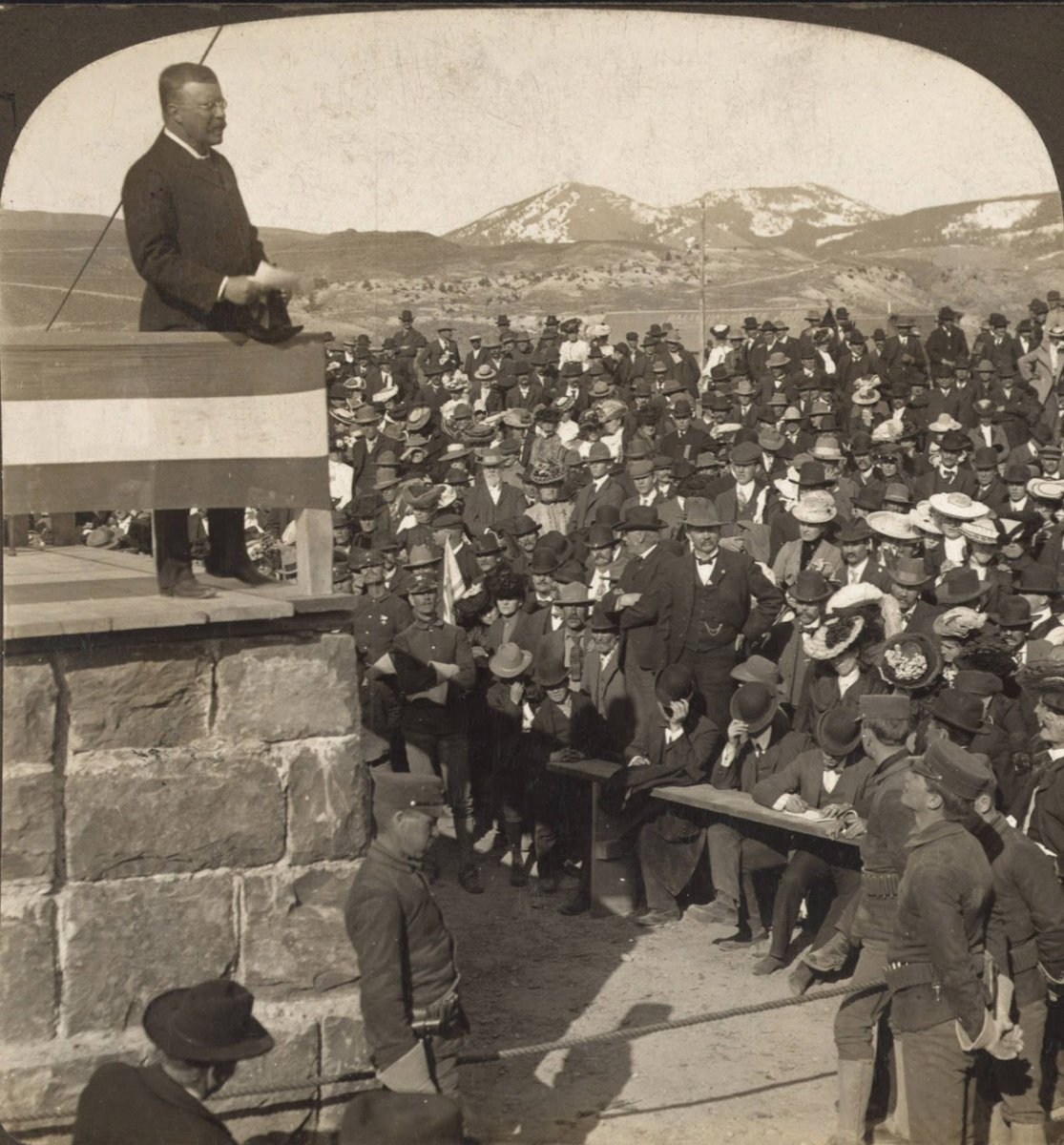 ynpforever's tweet photo. This date in history, April 24, 1903, President Theodore Roosevelt came to Yellowstone and, in a special dedication ceremony, laid the cornerstone on the Roosevelt Arch at the park's North Entrance. https://t.co/aVVMzUX1hn https://t.co/2m72zGtdop