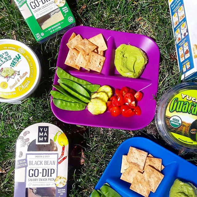 📷 &amp; 🍱 cred to @kiddiebites_usa  showing the perfect picnic to (finally) welcome Spring! #yumami