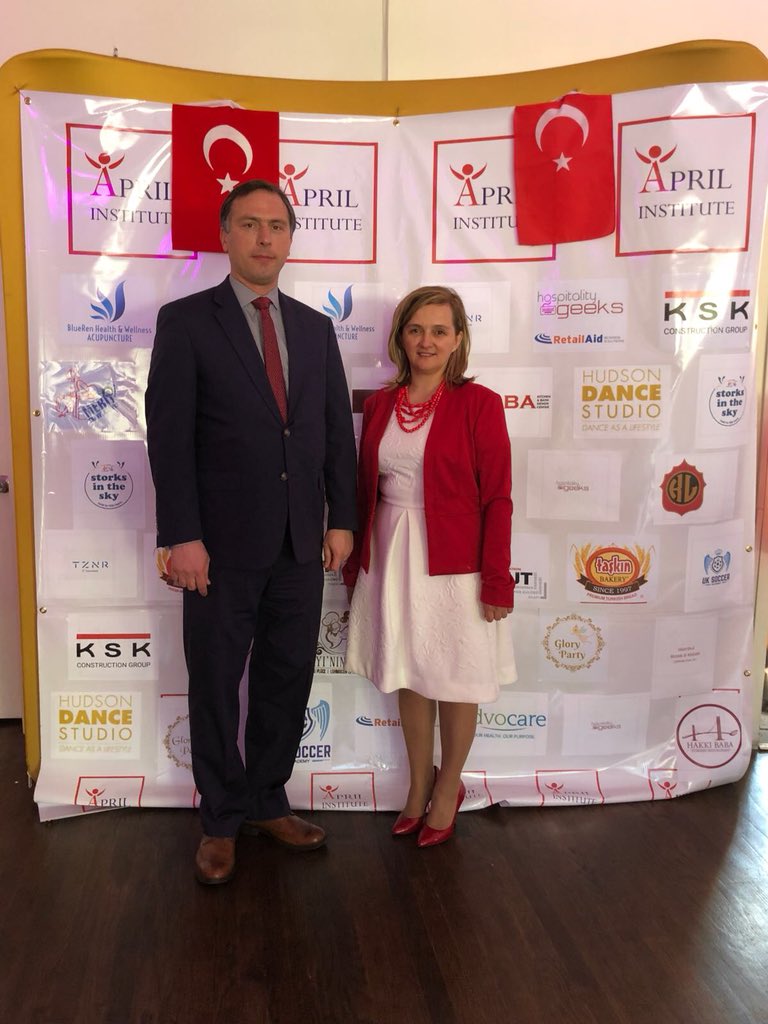 BurcinOgrenir's tweet photo. April Institute de Amerika’da yaşayan Türk çocukları ile birlikte, New York Konsoloslugundan Sevgili Konsolosumuz Nazım Kalac in teşrifiyle coşkulu bir 23 Nisan kutladık. @aprilinstitute . 
#23nisankutluolsun #aprilinstitute #23nisan #23Nisan https://t.co/ZKqhdnrH3p