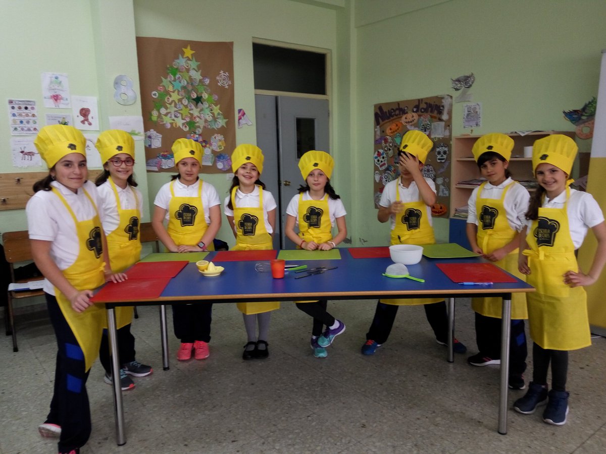 coleprincipado's tweet photo. Ya estamos listos para cocinar. Estamos nerviosos... https://t.co/lldMZbo887