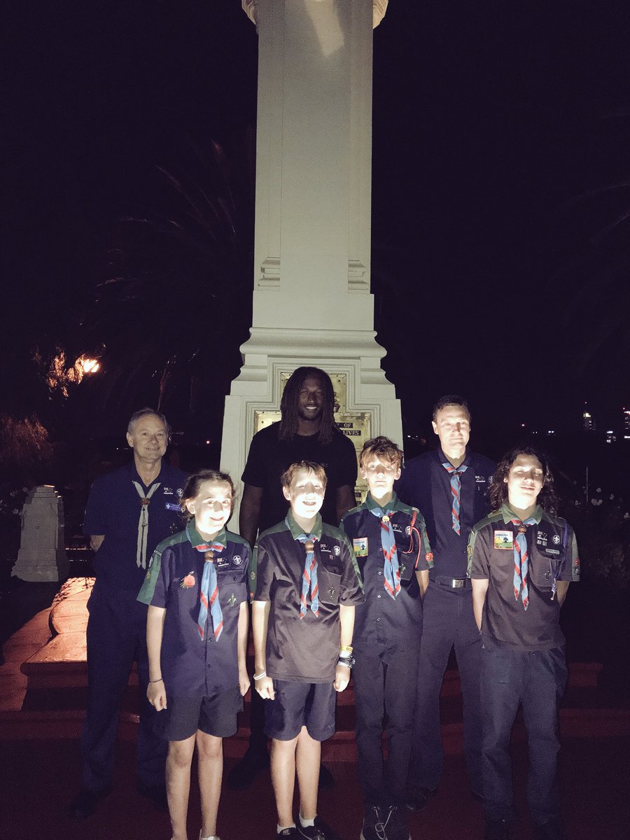 How’s the commitment of these youngsters across the road standing guard every 20mins until dawn. Well done 👏🏿 #AnzacEve